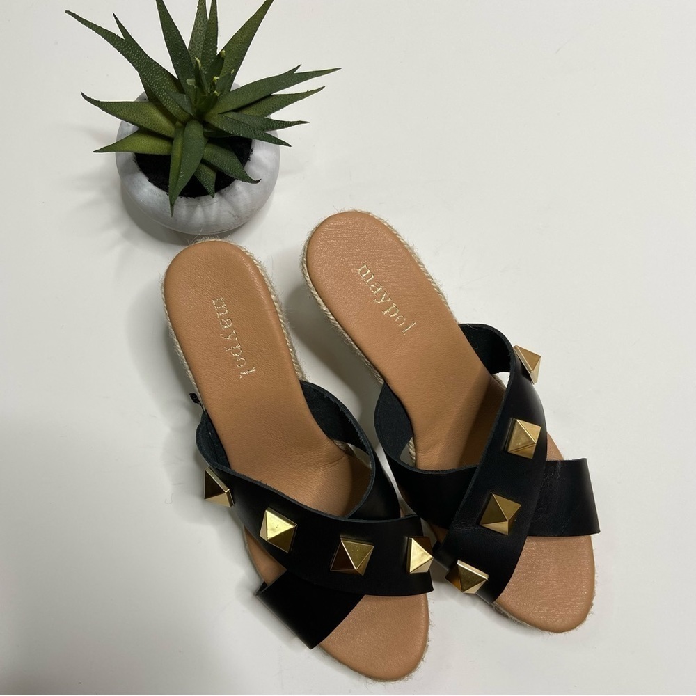 MAYPOL NWOT Made In Spain Black Leather Stud Accented Wedge Sandals 39 (8.5)